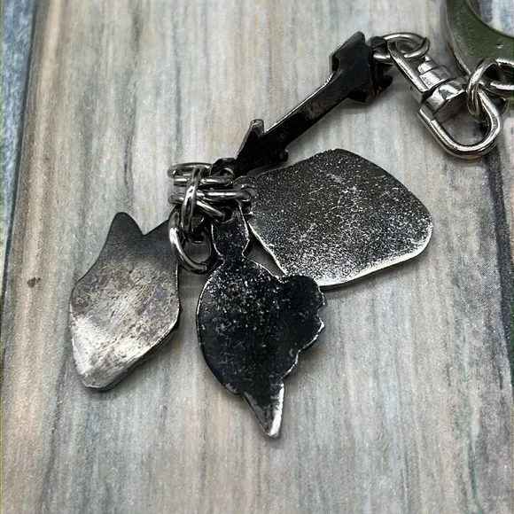 ⭐️🌸Vintage Tasmanian Devil cartoon keychain looney toons Y2K - Picture 5 of 7